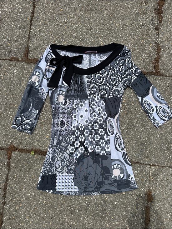 Porto Tops - Porto San Francisco Y2K Mixed Patchwork Bow Accent Tunic Top - Fits Small
